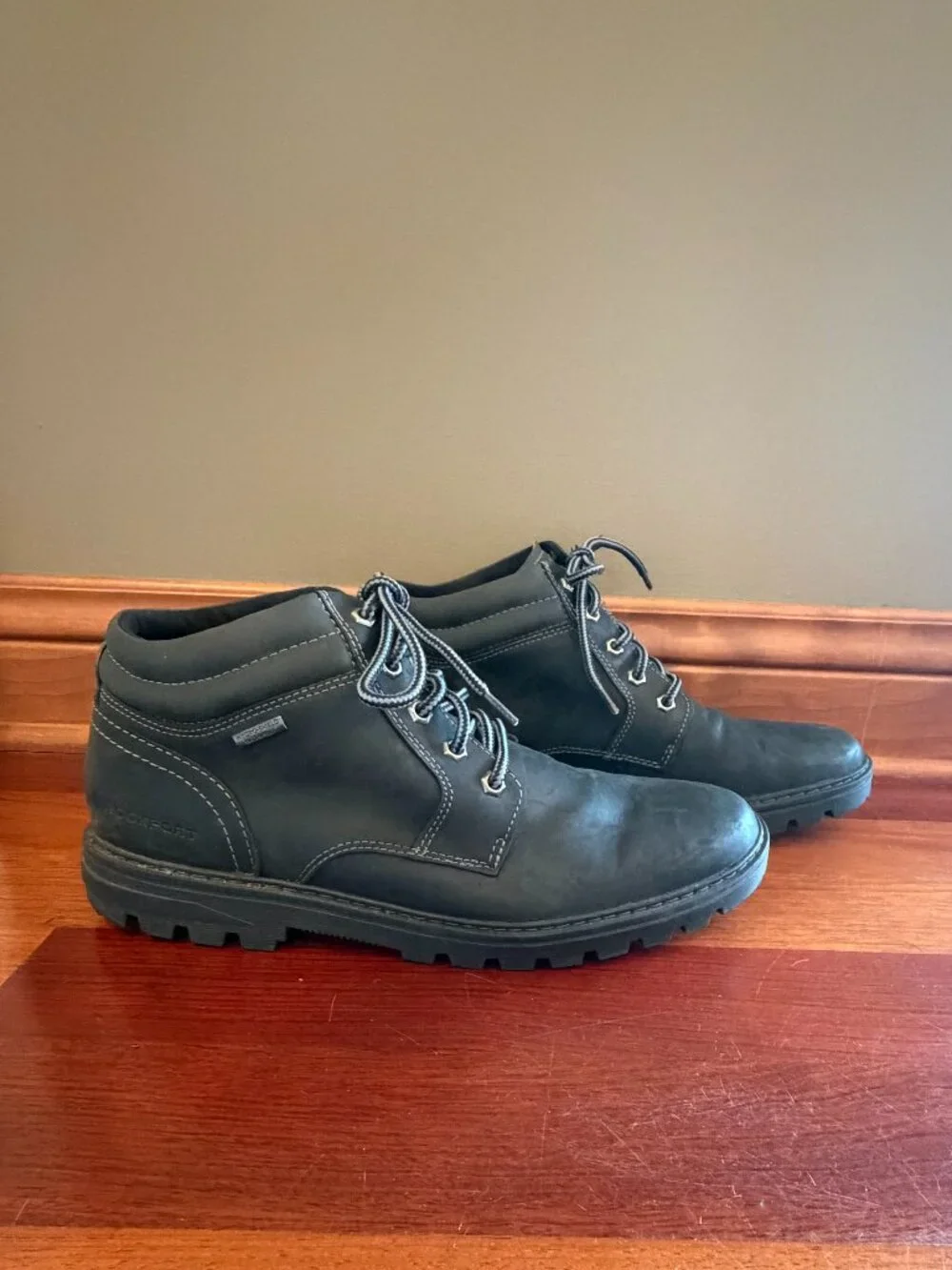 Rockport Men's Hydro Shield Waterproof Black Hiking Boots, Outdoors, Size 11.5